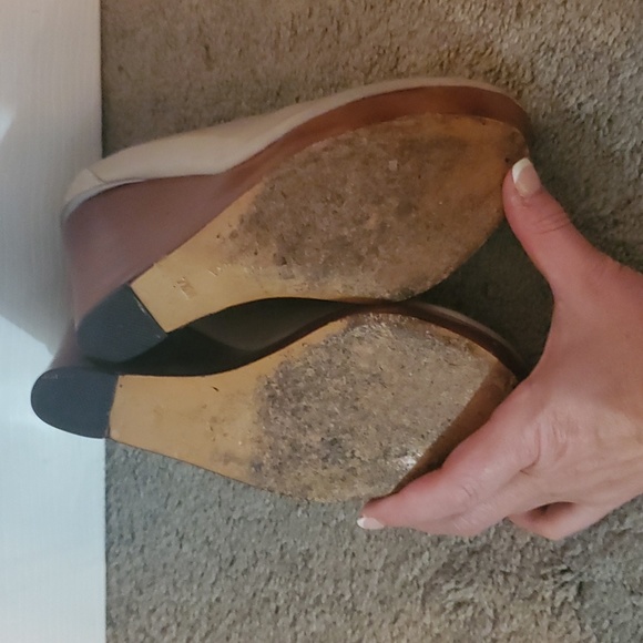 Womens Size 7 Badgley Mischka wedge heels - Picture 5 of 6